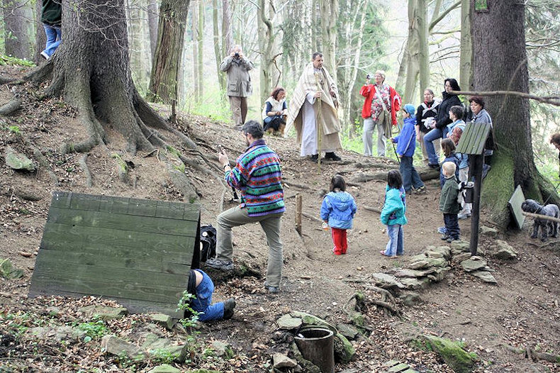 Otevírání studánek 17.4.2011