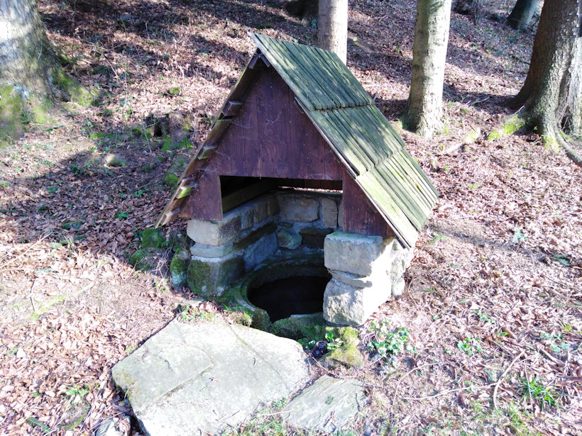 studánka Trubiska (1673) - březen 2020 studánka Trubiska (1673) - březen 2020