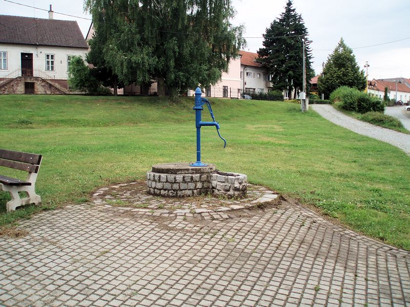 studna bez jména (11538) - červenec 2017